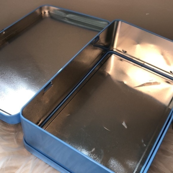 DISNEY | Disney Ariel 3D Hologram Supply Box Tin + Latch Close - Picture 6 of 7